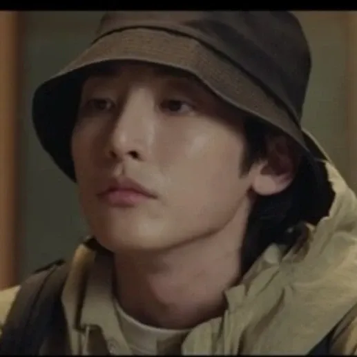 Behind-the-scenes cut of Lee Soohyuk