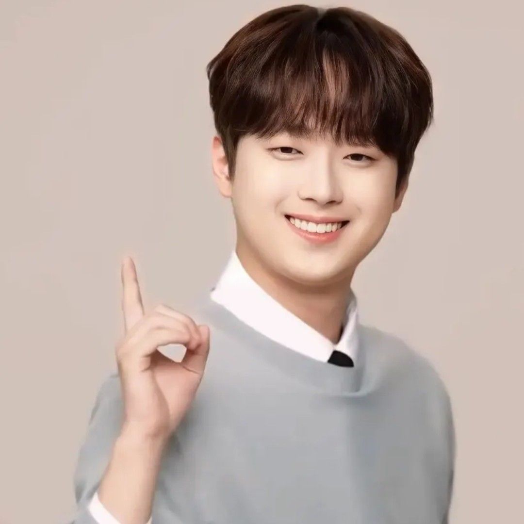 Recent activity shot of Lee Chanwon