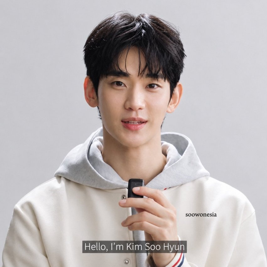 A moment captured by a fan of Kim Soohyun