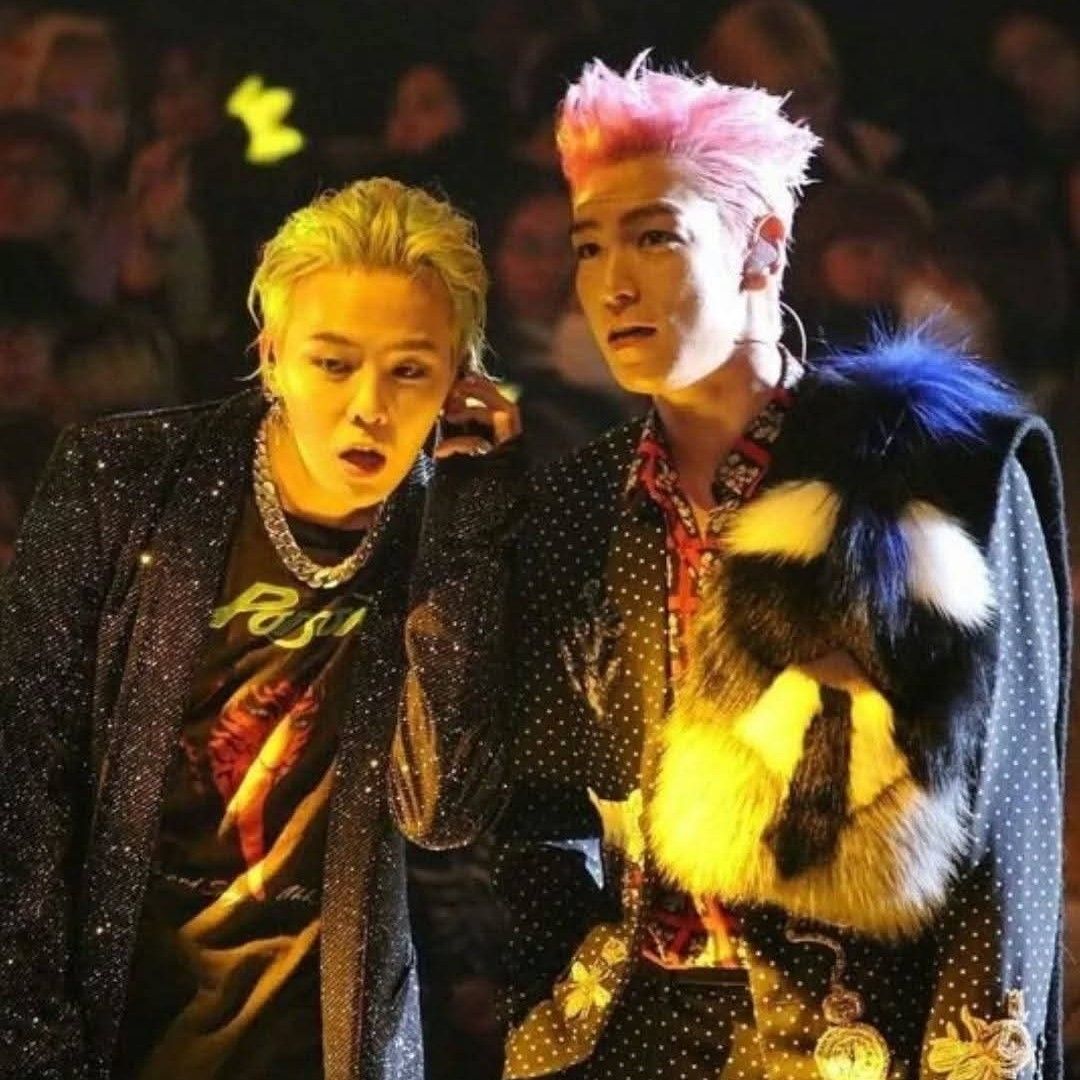 최승현 (T.O.P)의 최신 사진