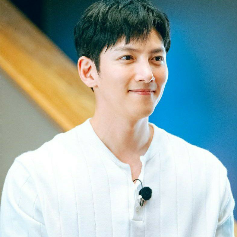 粉絲拍下的池昌旭瞬間