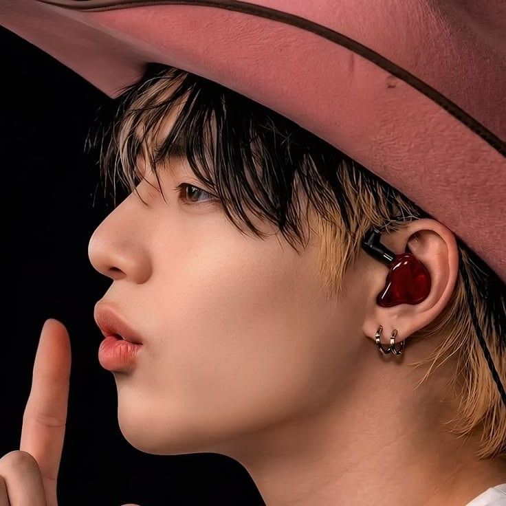 Recent activity shot of Kim Taehyung (V)
