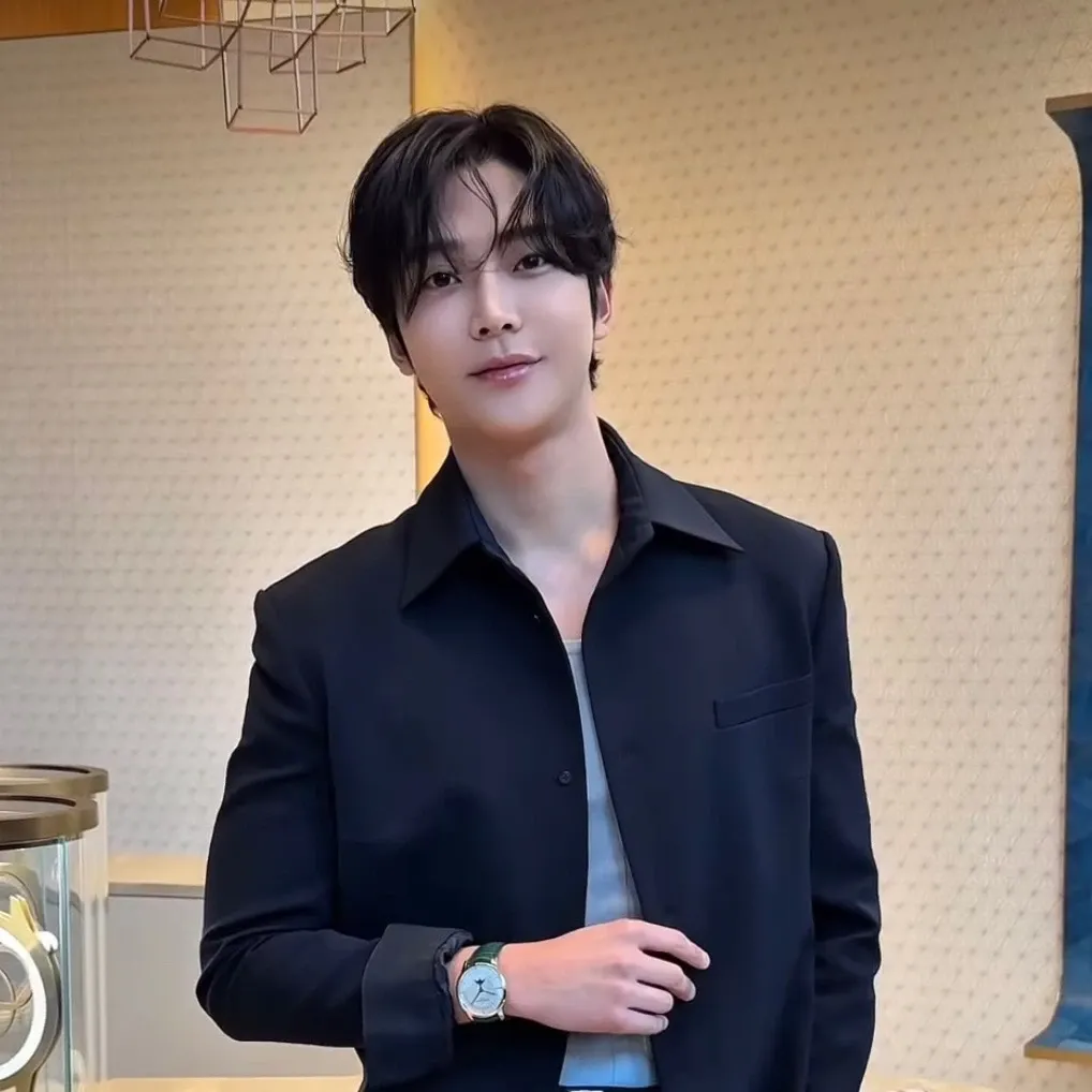 로운의 비하인드 컷