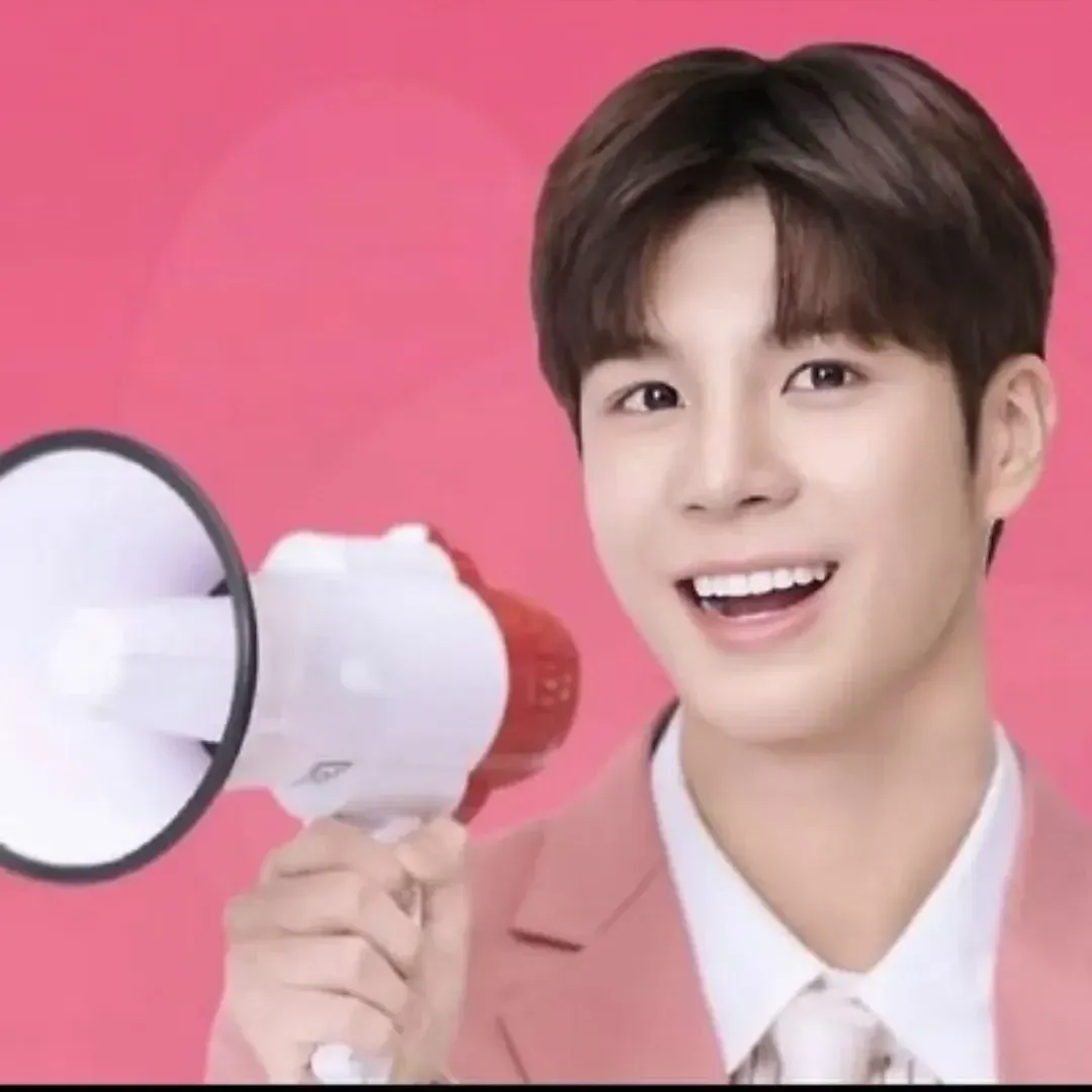 Behind-the-scenes cut of Jeong Dongwon