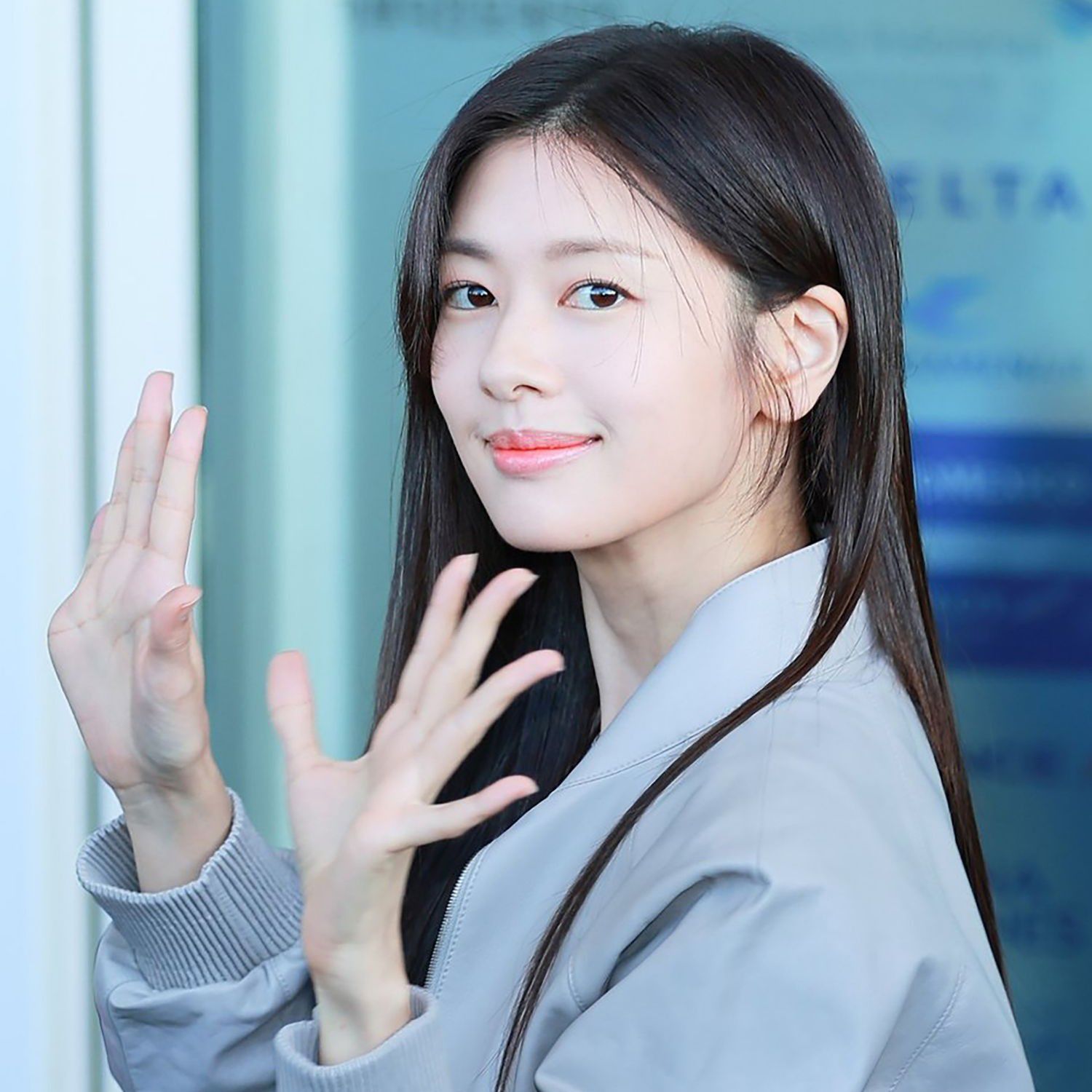 Behind-the-scenes cut of Jung Somin