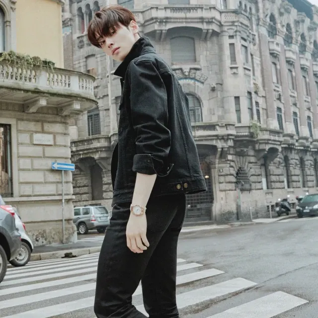 Latest photo of Cha Eunwoo