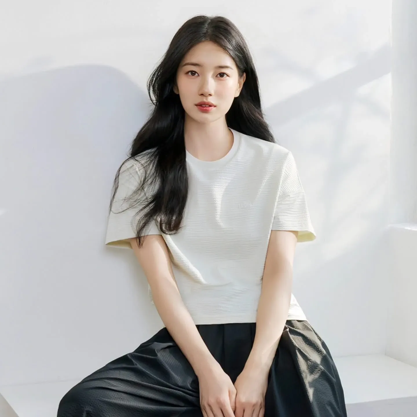 Recent activity shot of Bae Suzy