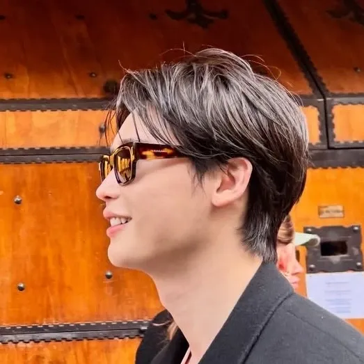 Foto terbaru dari Lee Jongsuk