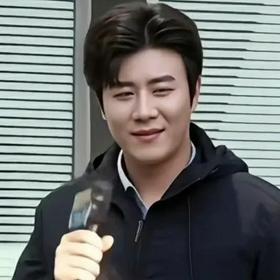 Behind-the-scenes cut of Jin Haesung