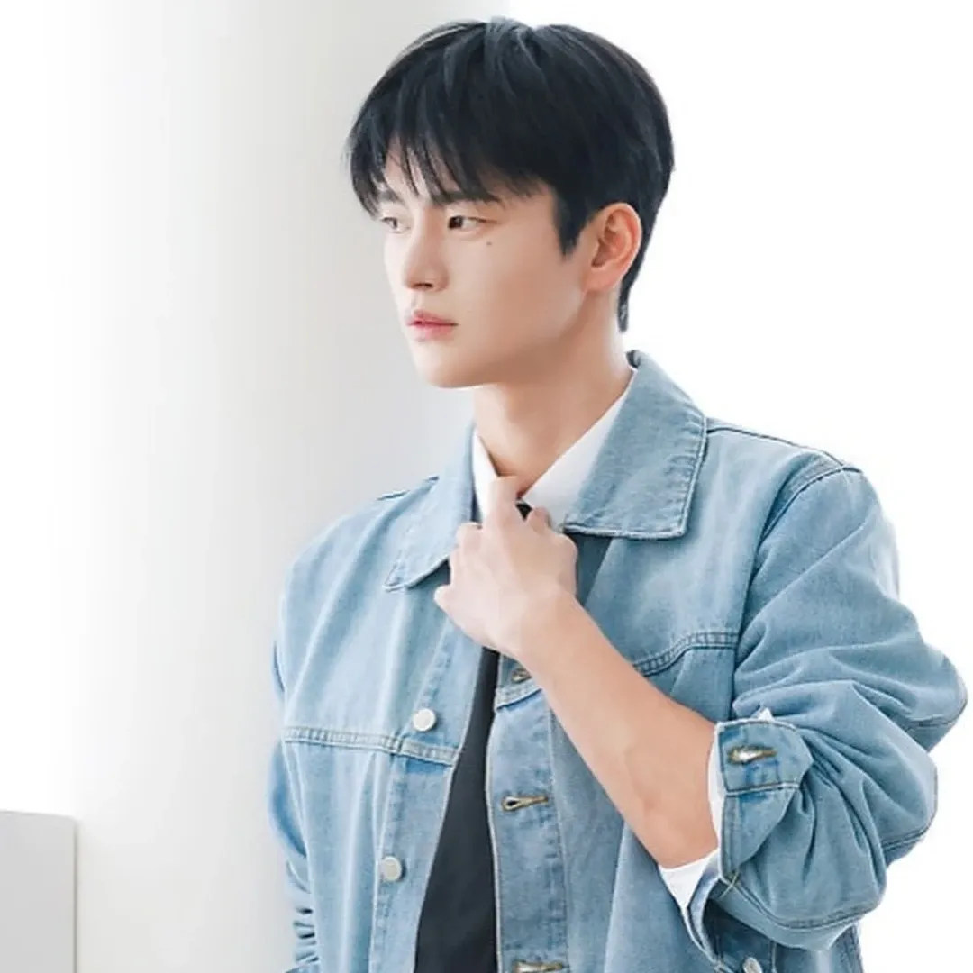 Momen yang diabadikan oleh penggemar Seo Inguk