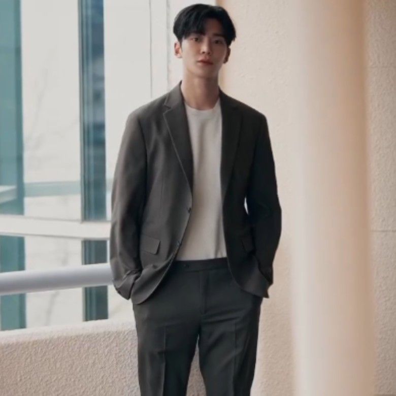 로운의 최신 사진