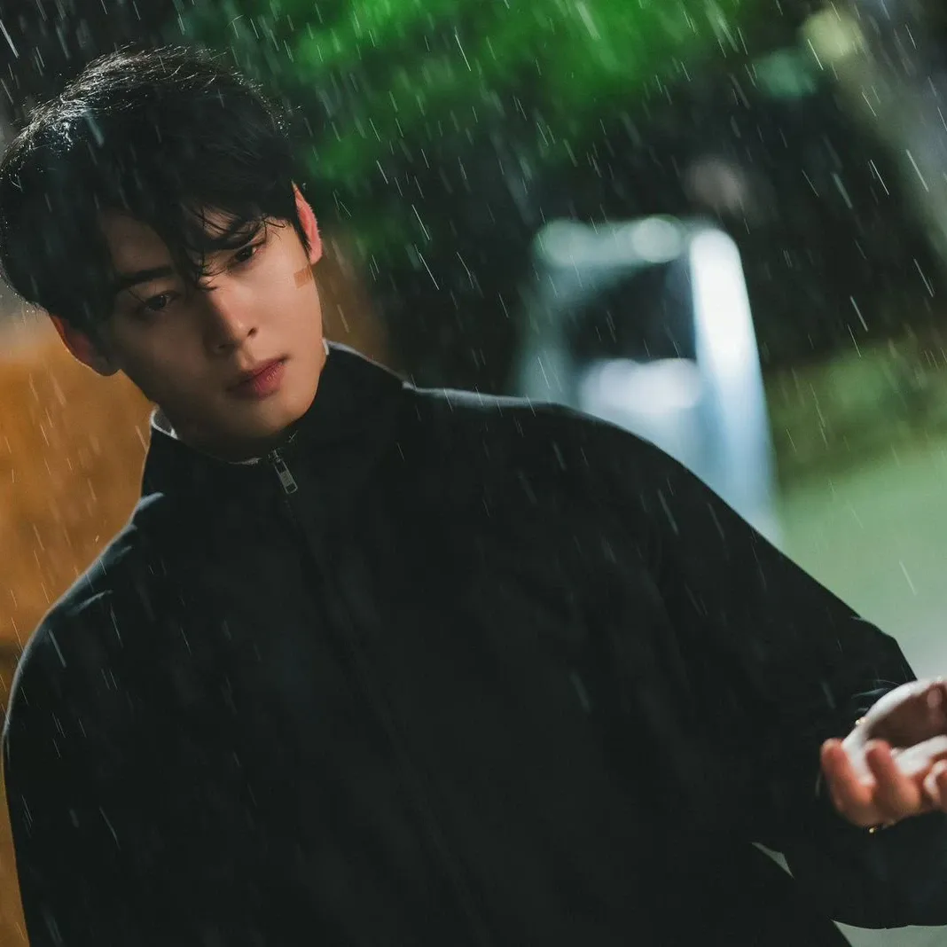Recent activity shot of Cha Eunwoo
