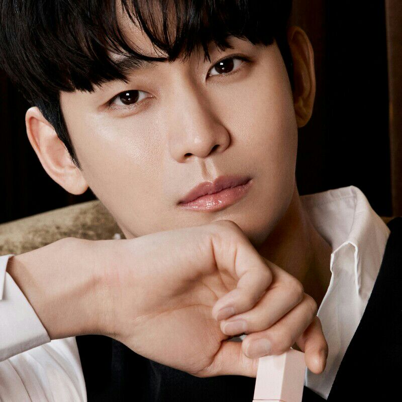 Behind-the-scenes cut of Kim Soohyun