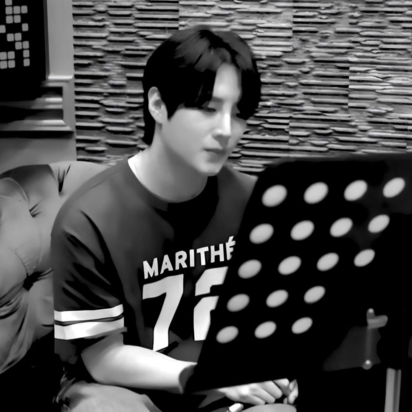 Behind-the-scenes cut of Kim Jungyeon