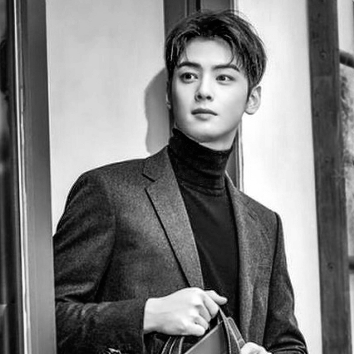 A moment captured by a fan of Cha Eunwoo