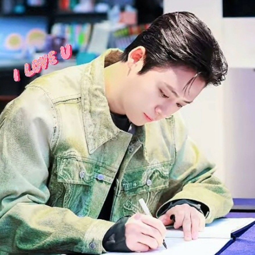 Latest photo of Lee Solomon