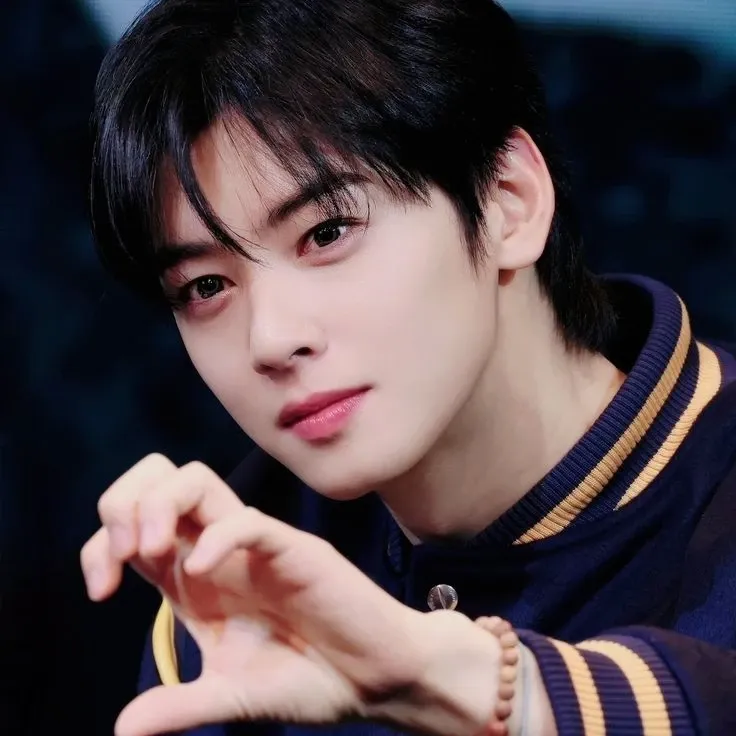 Latest photo of Cha Eunwoo