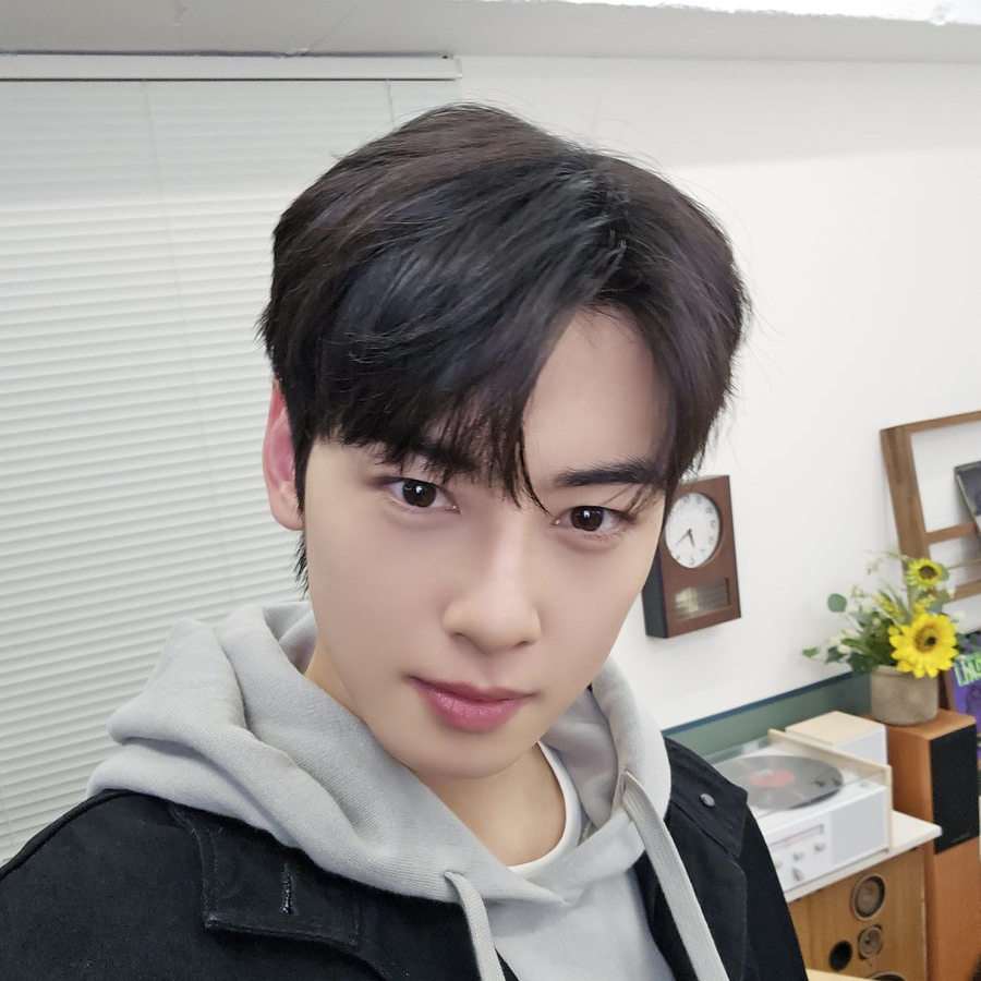 Recent activity shot of Cha Eunwoo