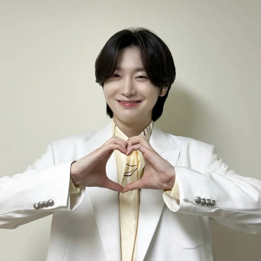 Latest photo of Kim Yongbin