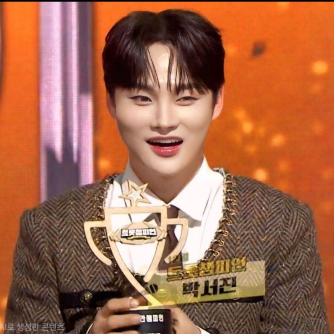 Momen yang diabadikan oleh penggemar Park Seojin