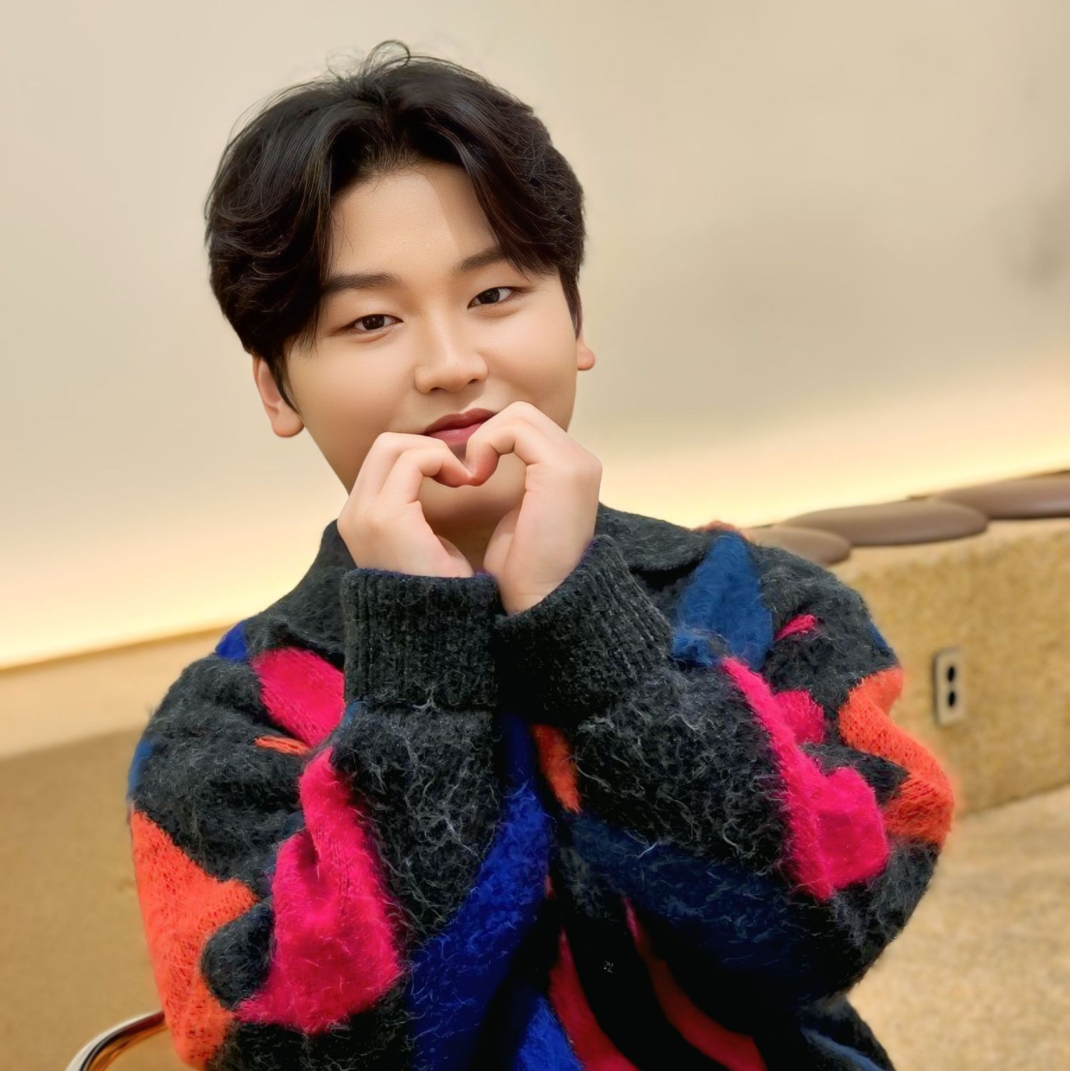 Behind-the-scenes cut of Park Sungon