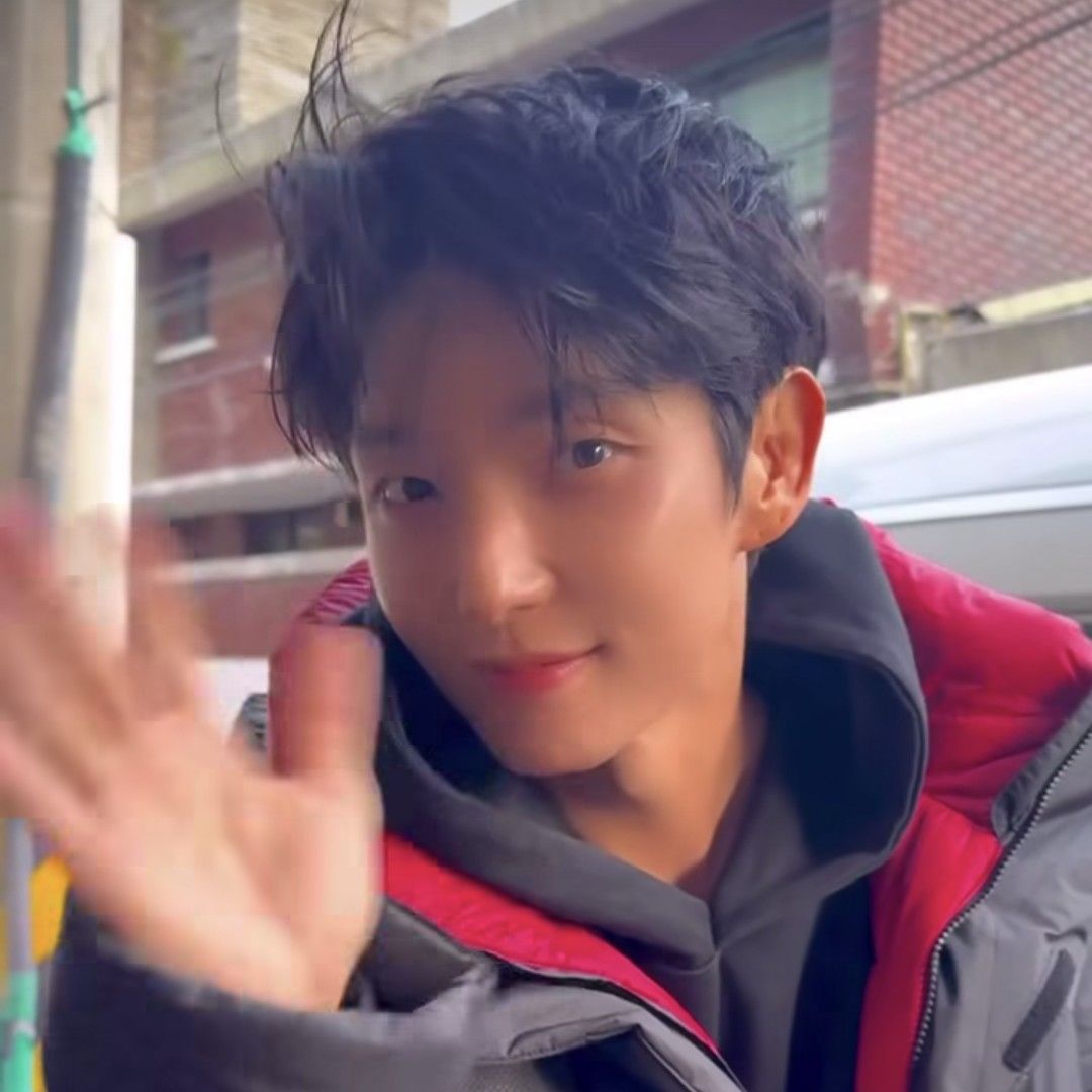 Recent activity shot of Lee Joongi