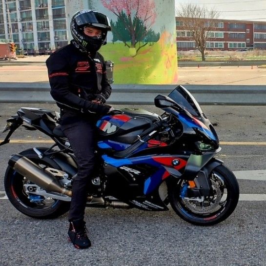 キム・ナムギルの最近の活動ショット