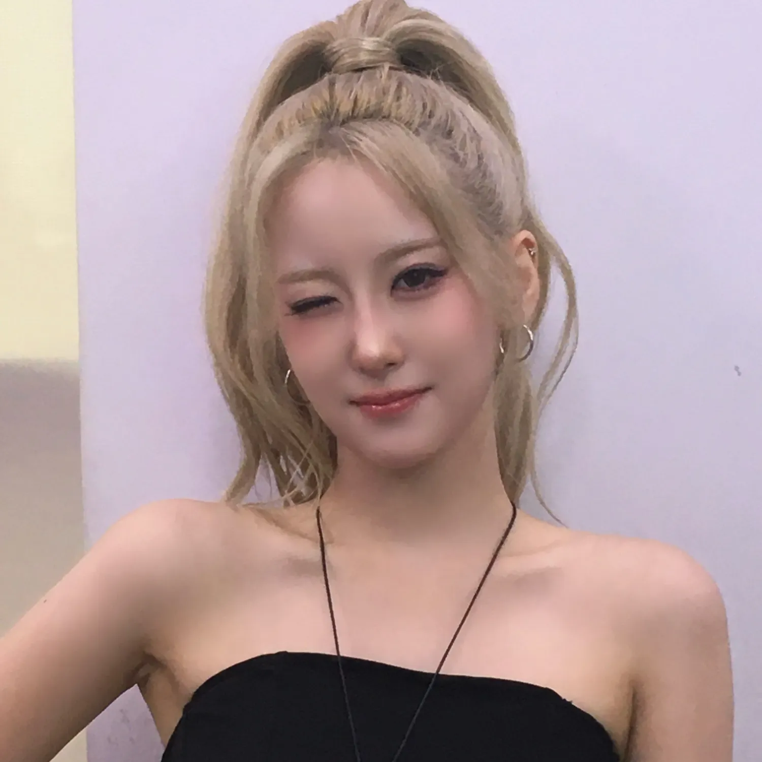Behind-the-scenes cut of Oh Yujin