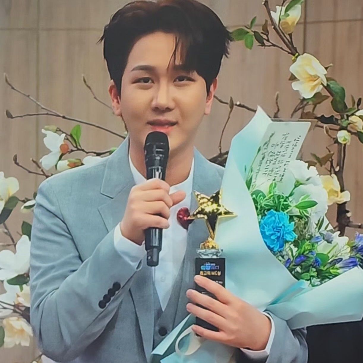 キム・スチャンのビハインドカット