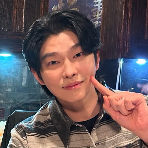 Behind-the-scenes cut of Yoon Kyunsang