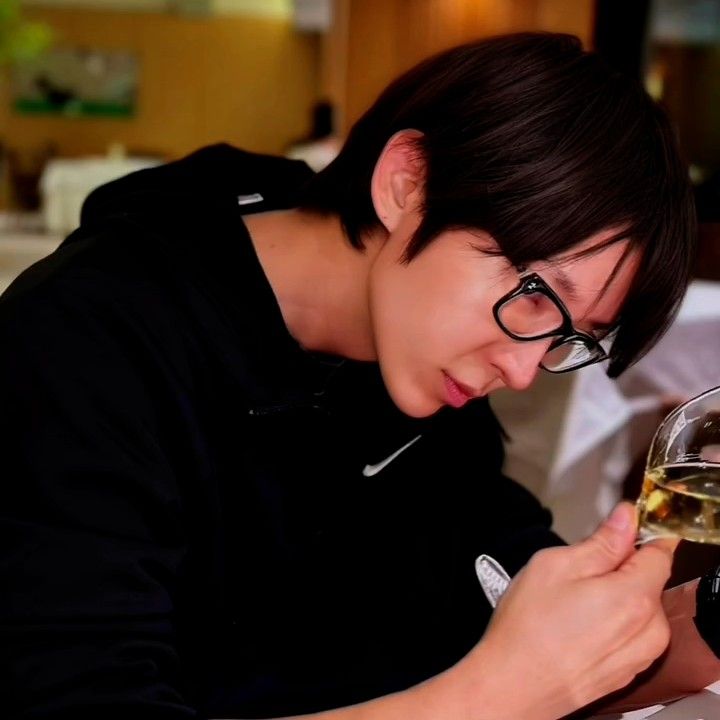 A moment captured by a fan of Lee Joongi