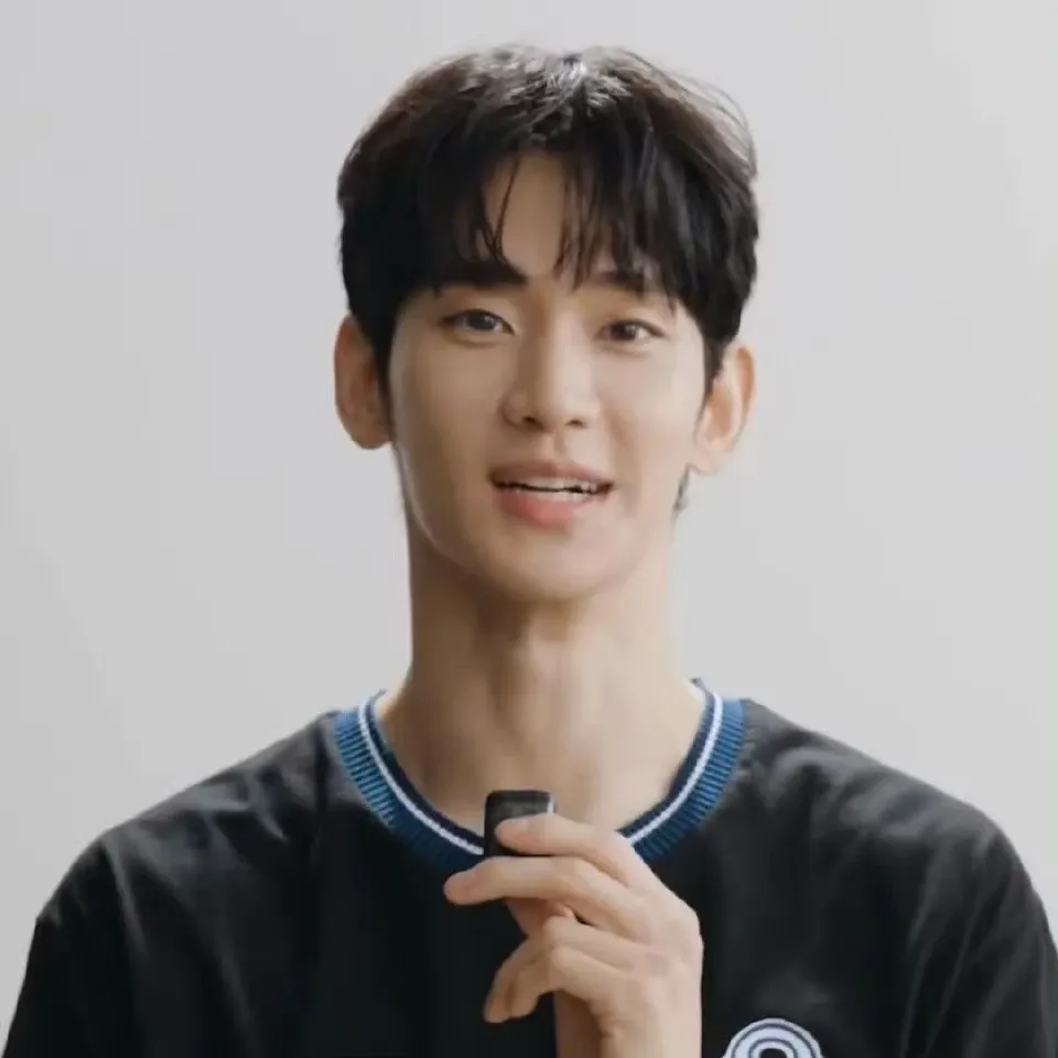 Behind-the-scenes cut of Kim Soohyun
