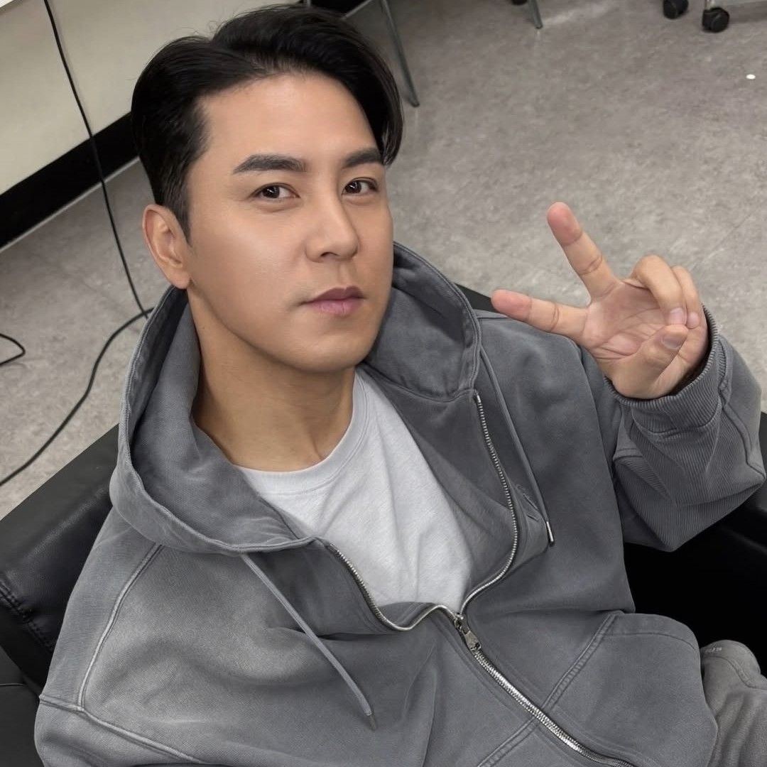 チャン・ミンホの最近の活動ショット