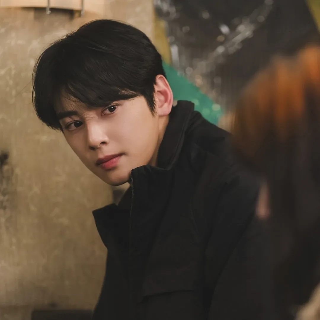 A moment captured by a fan of Cha Eunwoo