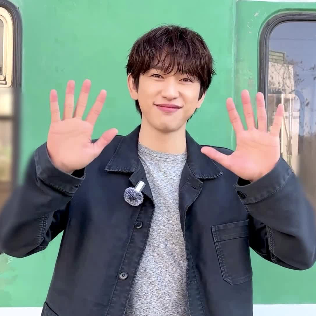 粉絲拍下的朴珍榮瞬間