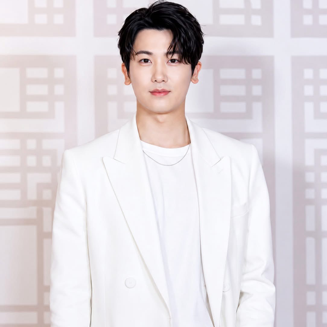 Recent activity shot of Park Hyungsik