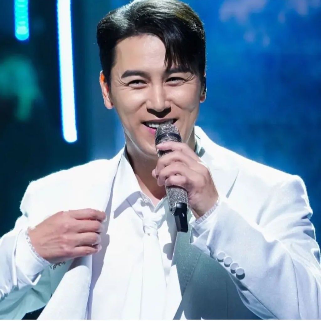 チャン・ミンホの最近の活動ショット