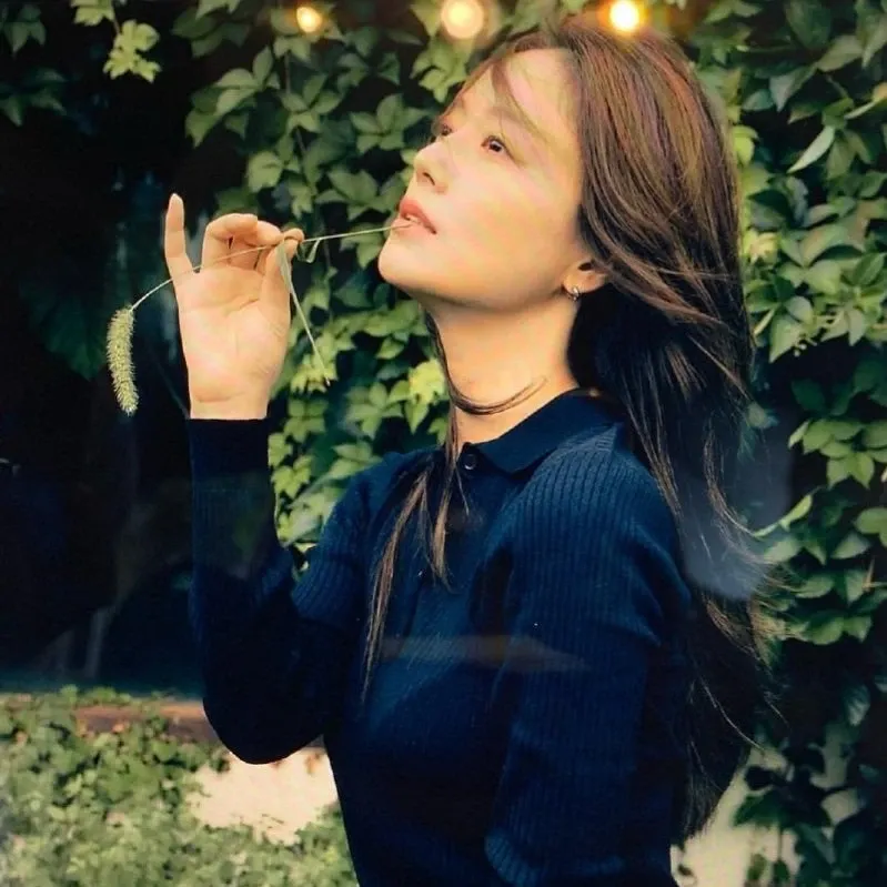 A moment captured by a fan of Moon Chaewon