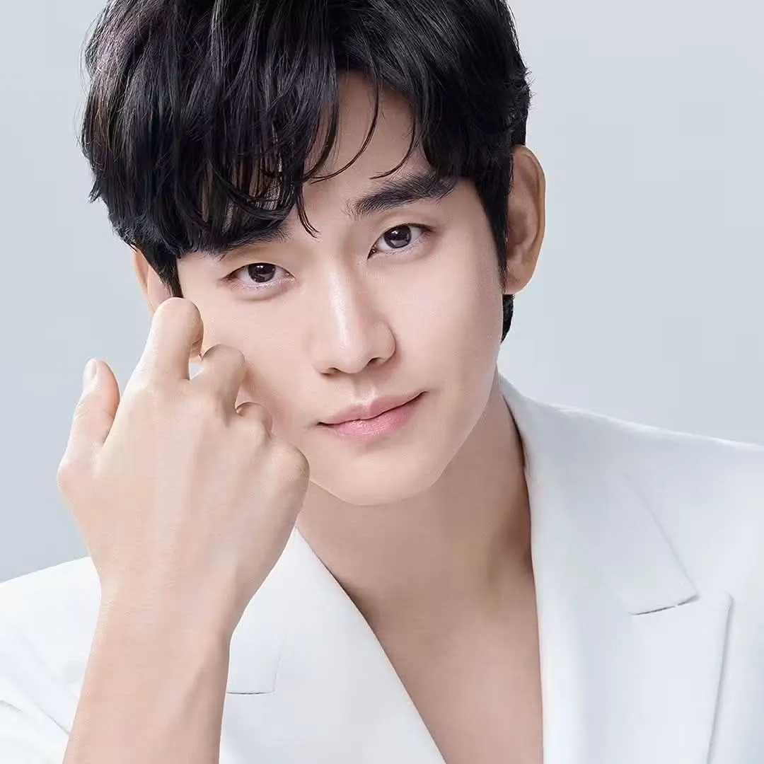 A moment captured by a fan of Kim Soohyun