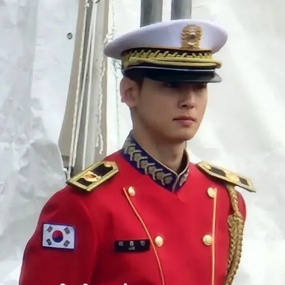 Latest photo of Cha Eunwoo
