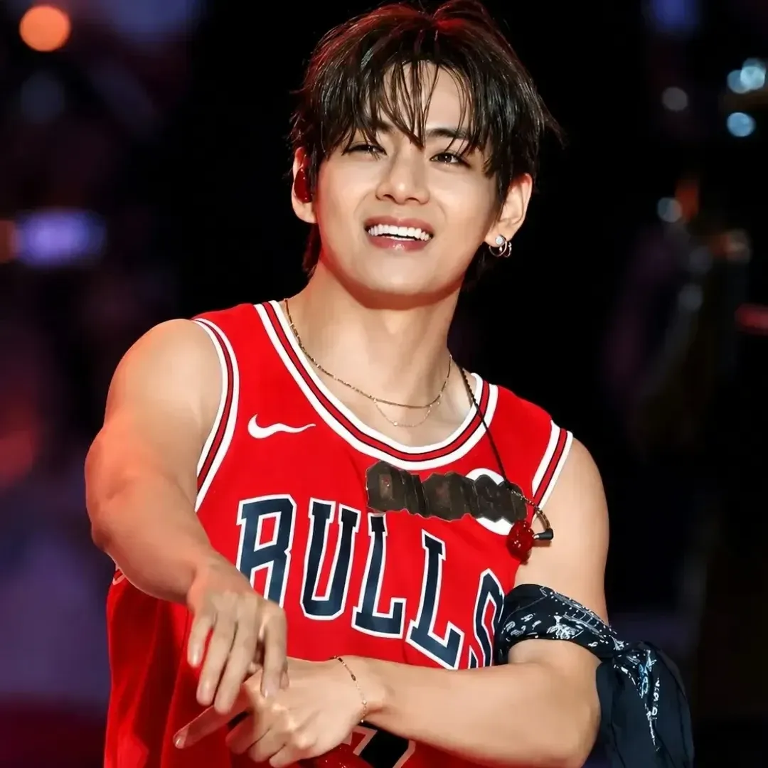 Recent activity shot of Kim Taehyung (V)