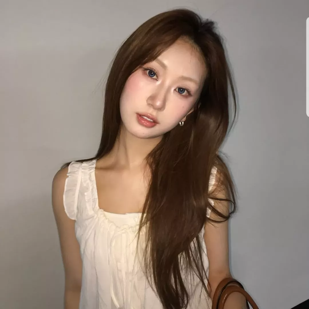 Cuplikan di balik layar dari Jeon Yujin