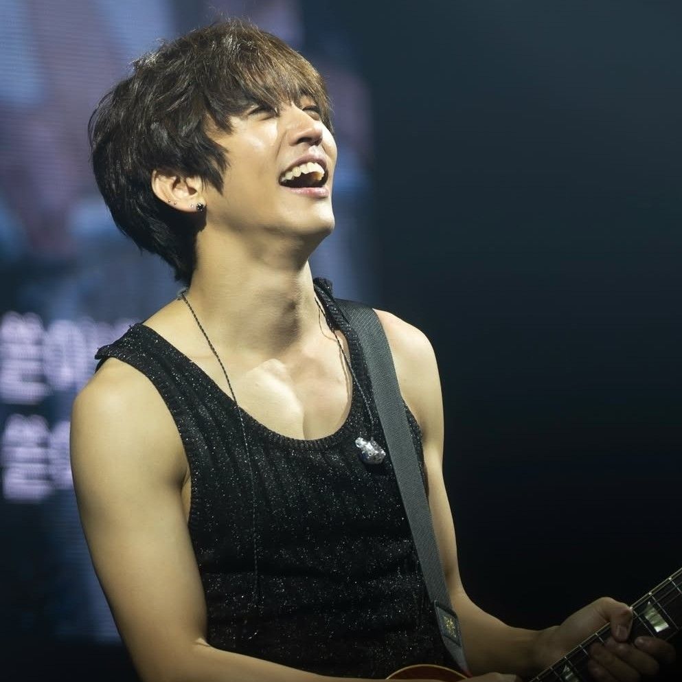 Behind-the-scenes cut of Lee Seungyoon