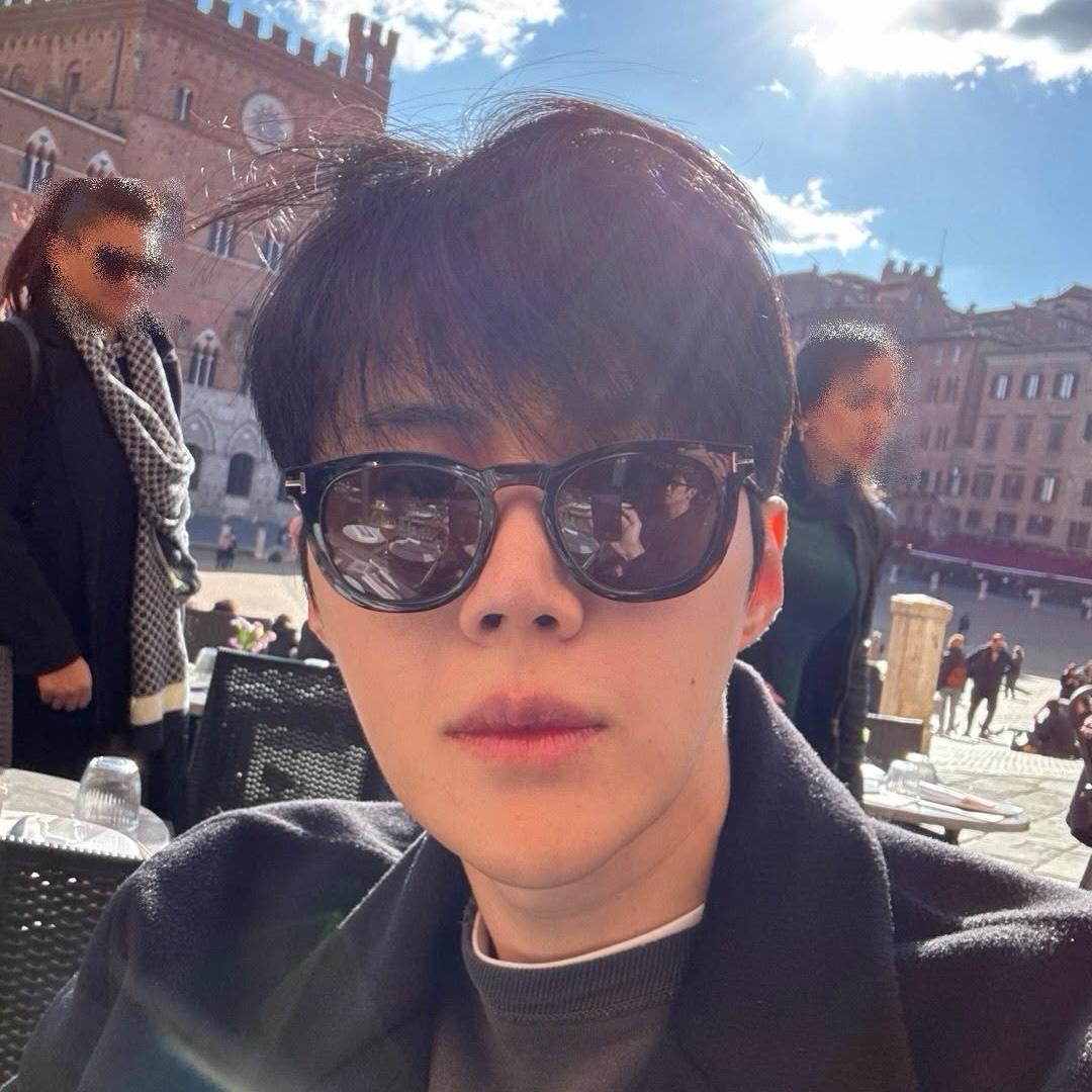A moment captured by a fan of Kim Seonho