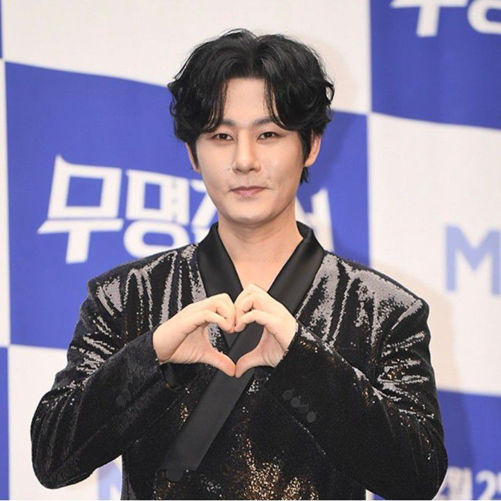 Behind-the-scenes cut of Kang Moonkyung