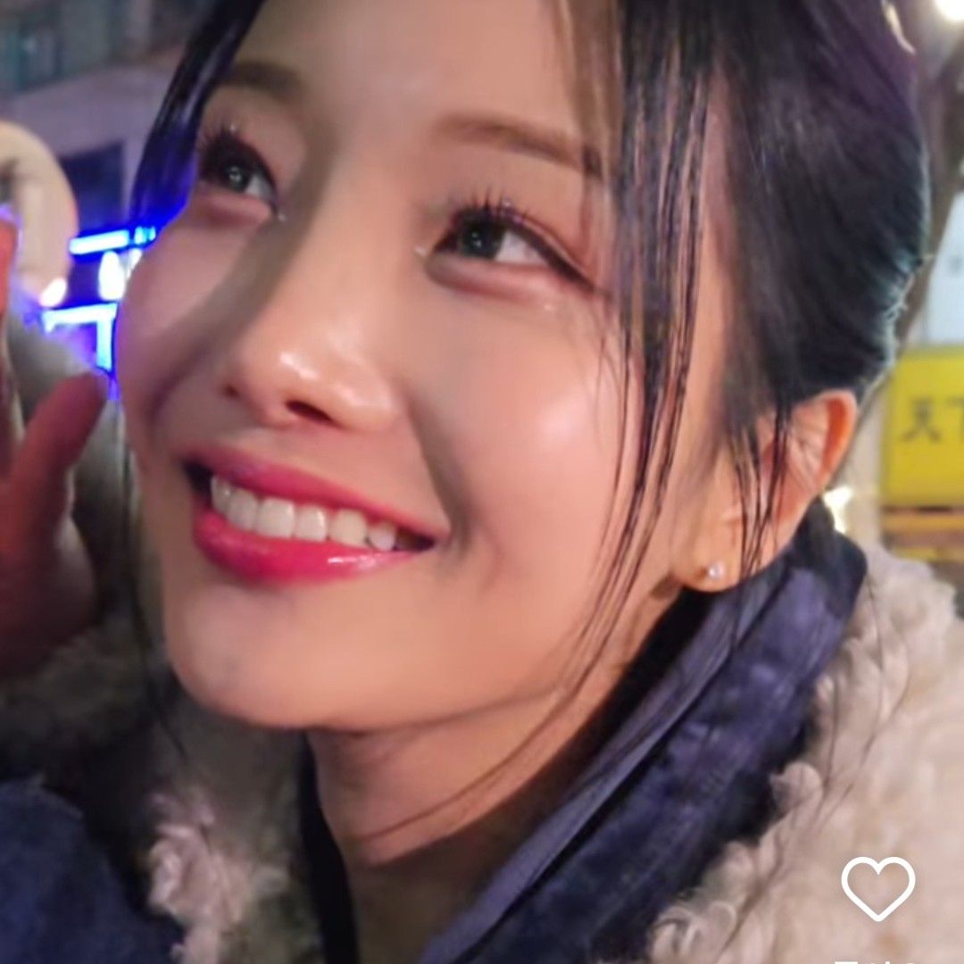 A moment captured by a fan of Kim Soyeon (2004)