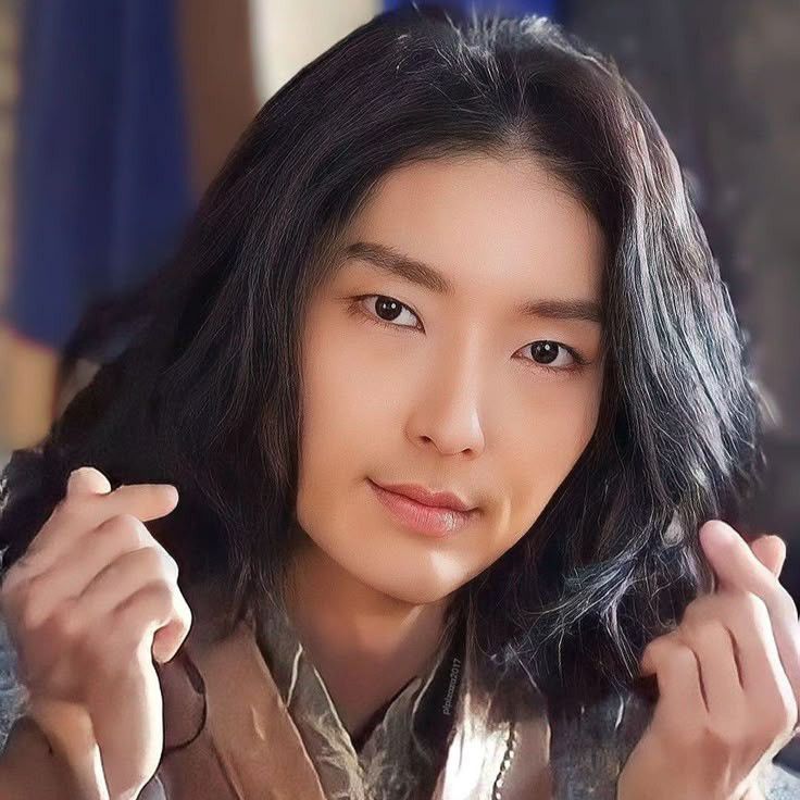 Latest photo of Lee Joongi