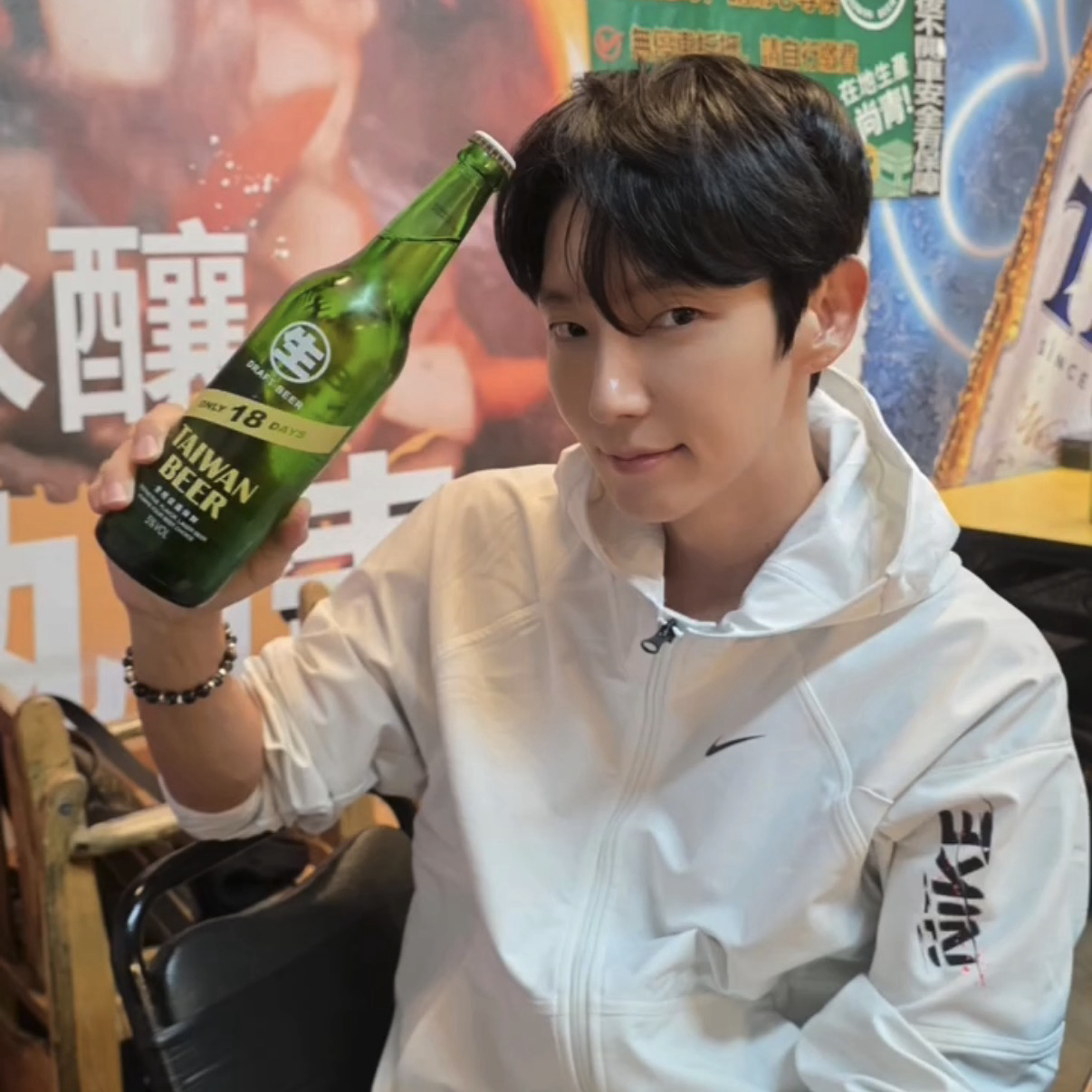 A moment captured by a fan of Lee Joongi