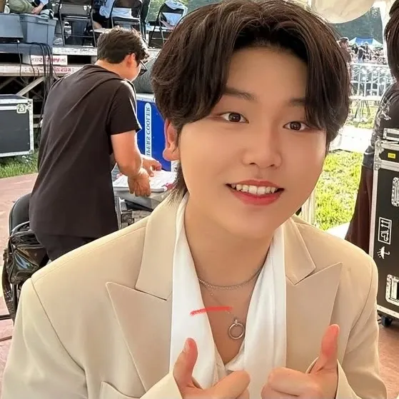 Behind-the-scenes cut of Park Sungon