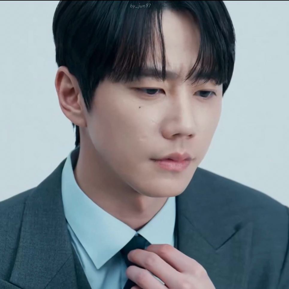 Latest photo of Lee Junyoung